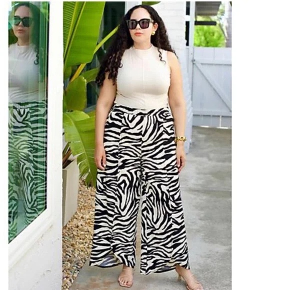 GIRL WITH CURVES Tulip Crop Pant A598323